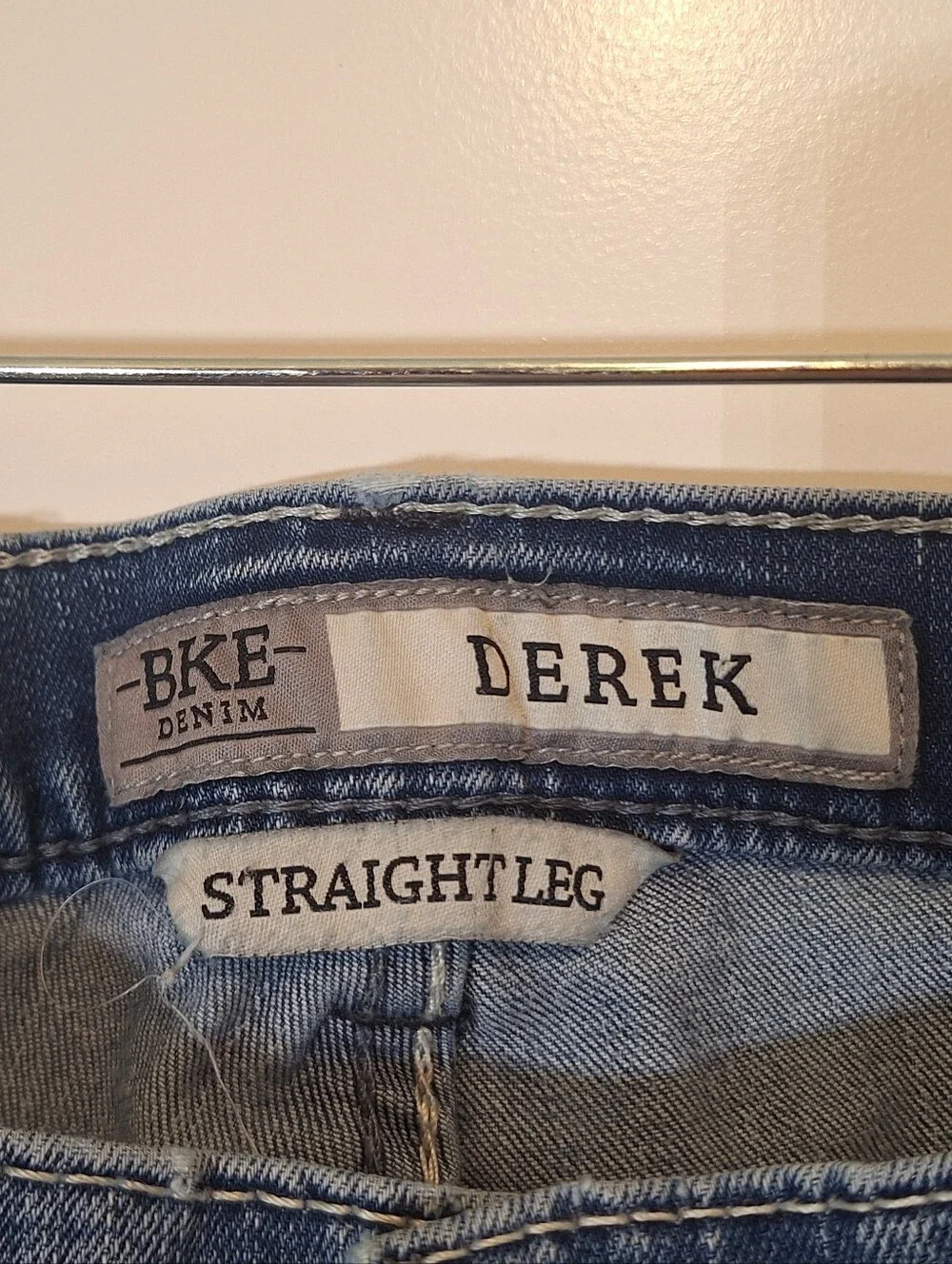 BKE Derek Straight Midrise Blue Jeans Whiskering Fading 34x29.5